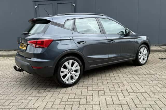 SEAT Arona (2021) thumbnail 3
