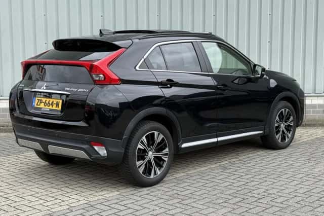 Mitsubishi Eclipse Cross (2018) thumbnail 3