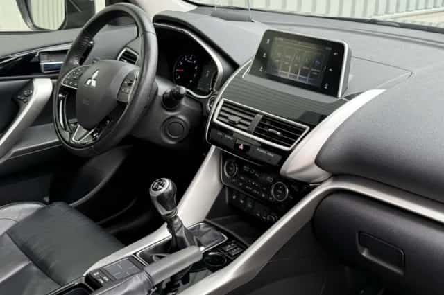 Mitsubishi Eclipse Cross (2018) thumbnail 4