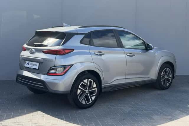 Hyundai Kona (2024) thumbnail 3