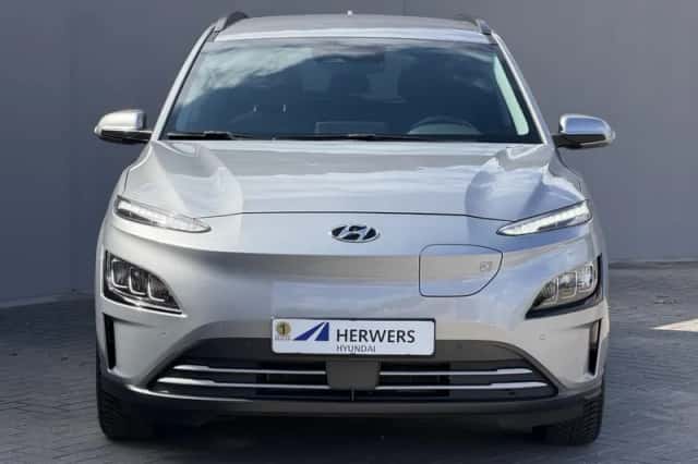 Hyundai Kona (2024) thumbnail 5