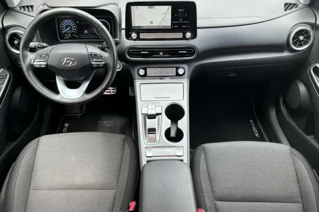Hyundai Kona (2023) thumbnail 2