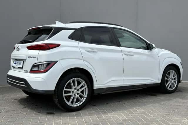 Hyundai Kona (2023) thumbnail 3