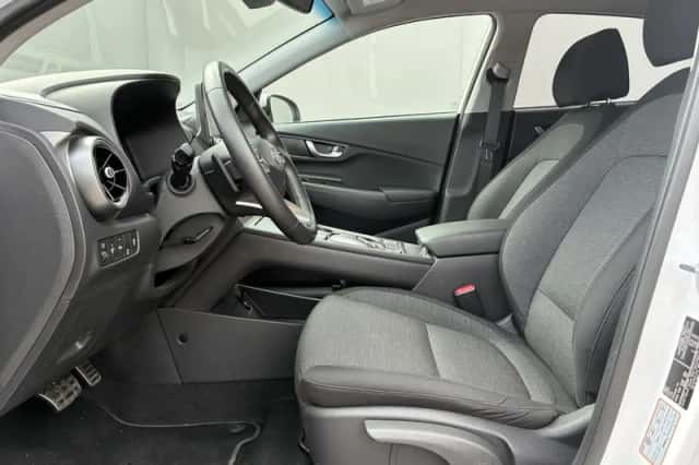 Hyundai Kona (2023) thumbnail 6