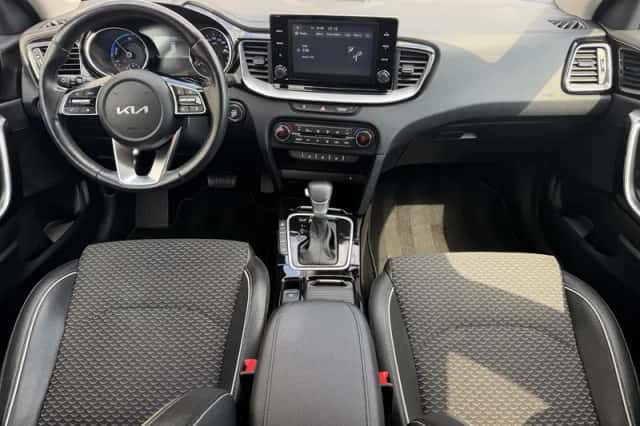 Kia Ceed Sportswagon (2023) thumbnail 2