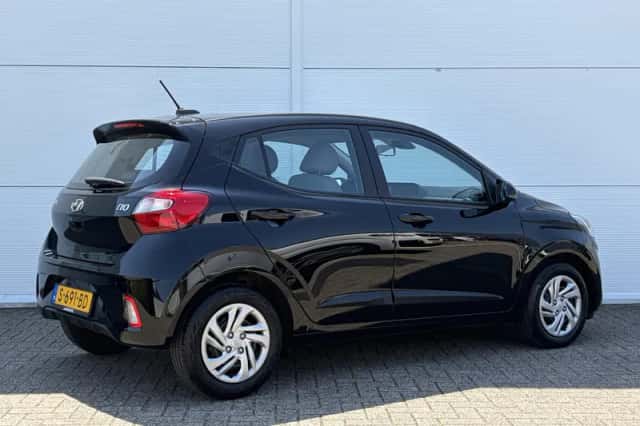 Hyundai i10 (2023) thumbnail 3