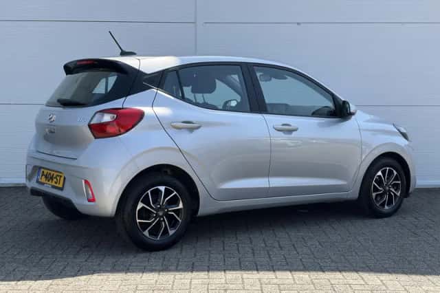 Hyundai i10 (2022) thumbnail 3