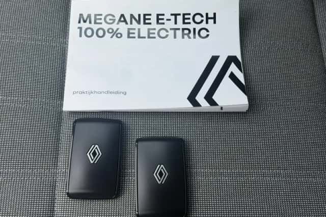 Renault Mégane E-Tech (2025) thumbnail 4