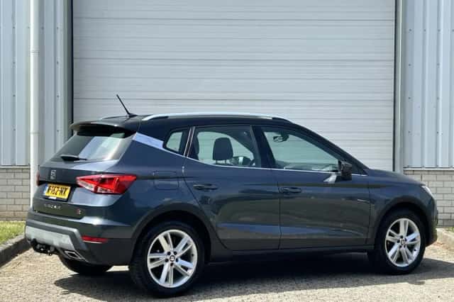 SEAT Arona (2021) thumbnail 3