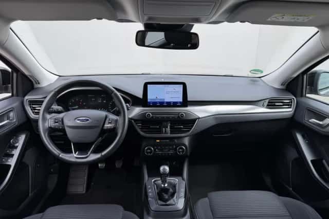 Ford Focus (2019) thumbnail 2