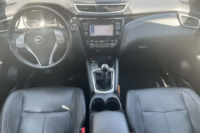 Nissan Qashqai (2017) thumbnail 2