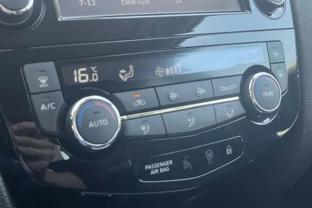 Nissan Qashqai (2017) thumbnail 4