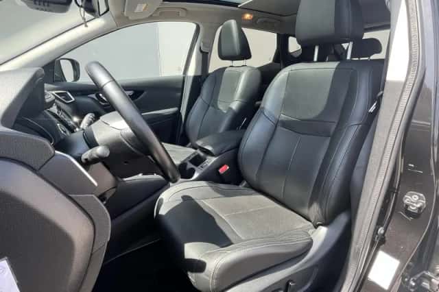 Nissan Qashqai (2017) thumbnail 6