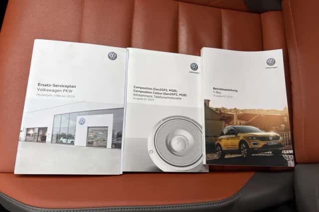 Volkswagen T-Roc (2019) thumbnail 5