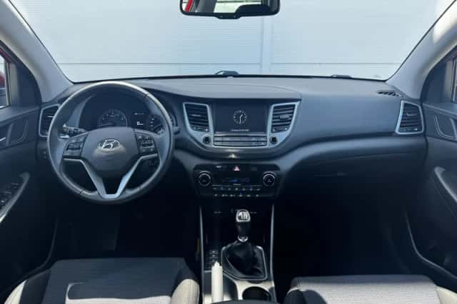 Hyundai Tucson (2017) thumbnail 2