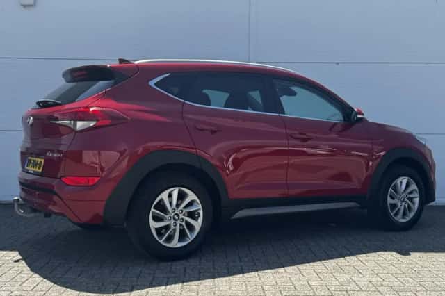 Hyundai Tucson (2017) thumbnail 3