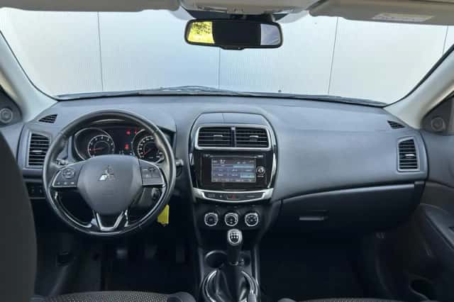 Mitsubishi ASX (2017) thumbnail 2
