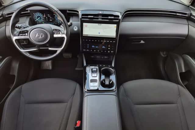 Hyundai Tucson (2023) thumbnail 2