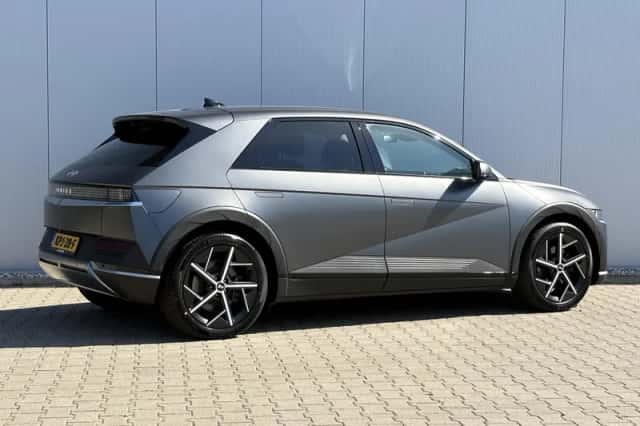 Hyundai Ioniq 5 (2023) thumbnail 3