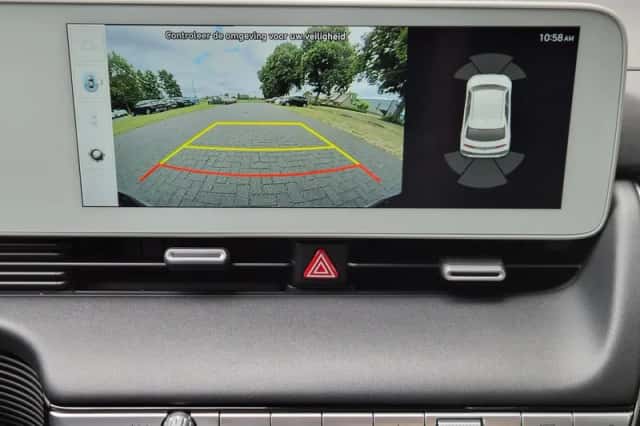 Hyundai Ioniq 5 (2023) thumbnail 4