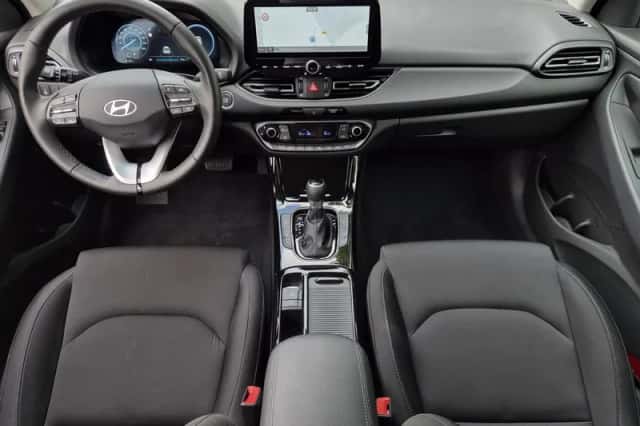 Hyundai i30 (2024) thumbnail 2