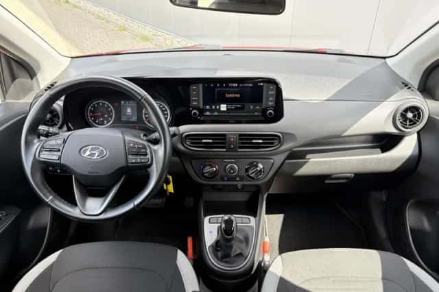 Hyundai i10 (2021) thumbnail 2