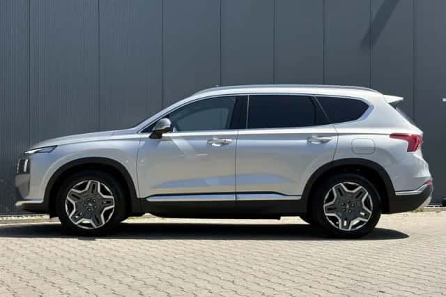 Hyundai Santa Fe (2022) thumbnail 5
