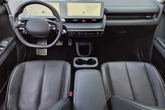 Hyundai Ioniq 5 (2022) thumbnail 2