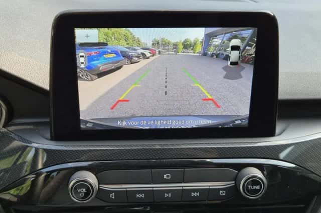Ford Kuga (2023) thumbnail 5