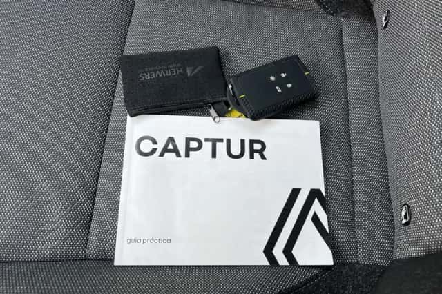 Renault Captur (2025) thumbnail 6