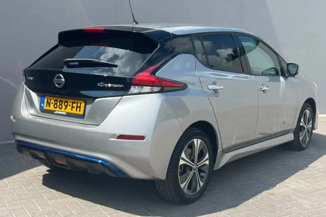 Nissan Leaf (2021) thumbnail 3