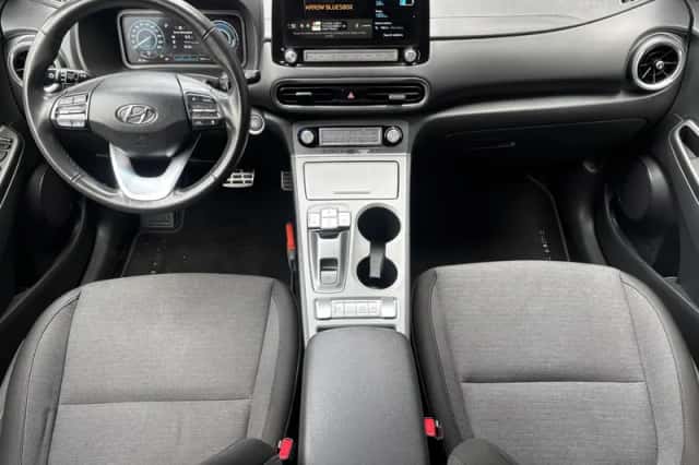 Hyundai Kona (2021) thumbnail 2