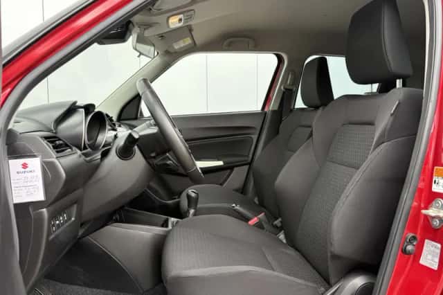 Suzuki Swift (2024) thumbnail 5
