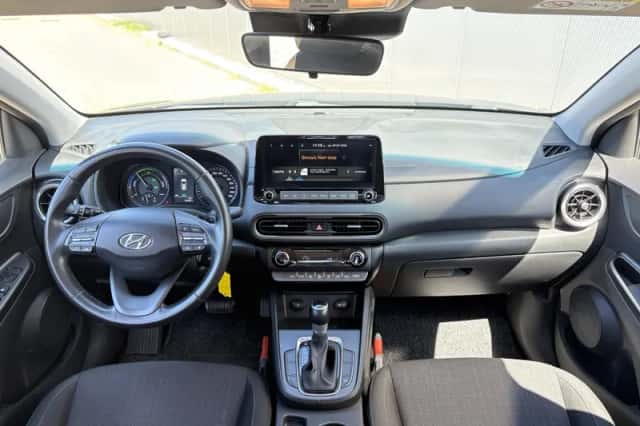 Hyundai Kona (2021) thumbnail 2