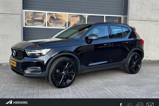 Volvo XC40 (2019) thumbnail 1