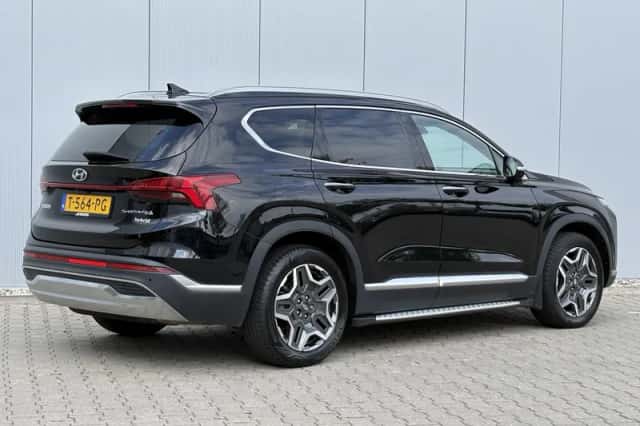 Hyundai Santa Fe (2020) thumbnail 3