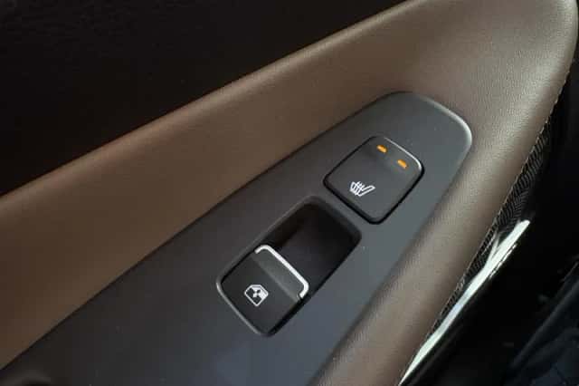 Hyundai Santa Fe (2020) thumbnail 4