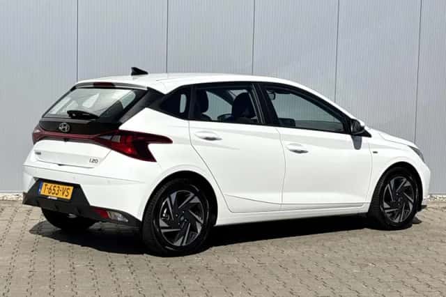 Hyundai i20 (2023) thumbnail 3