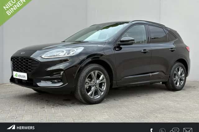 Ford Kuga (2023) thumbnail 1