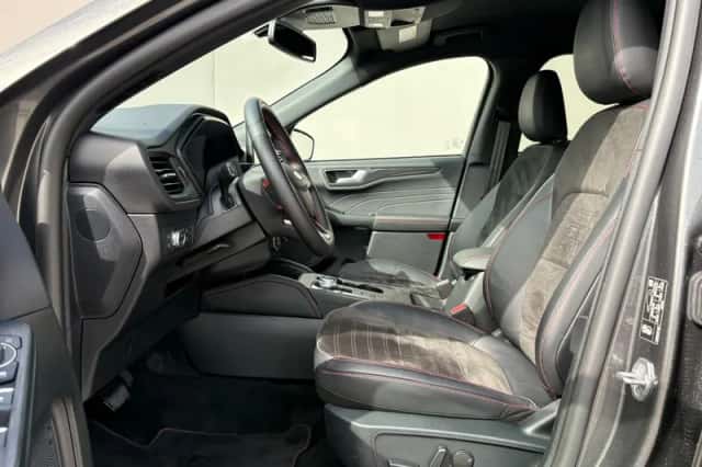 Ford Kuga (2023) thumbnail 6