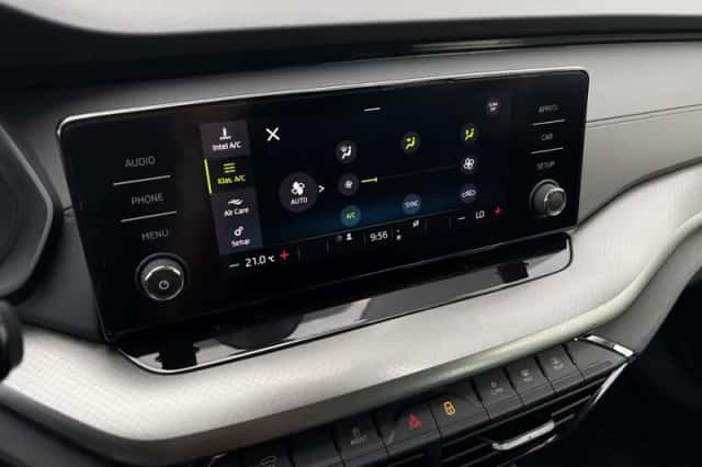 Škoda Octavia (2021) thumbnail 4