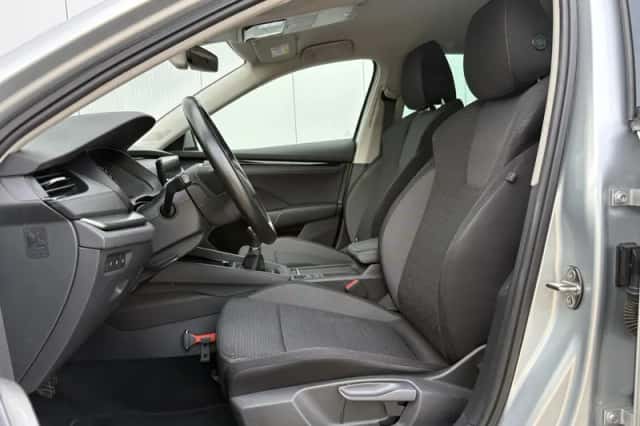 Škoda Octavia (2021) thumbnail 6