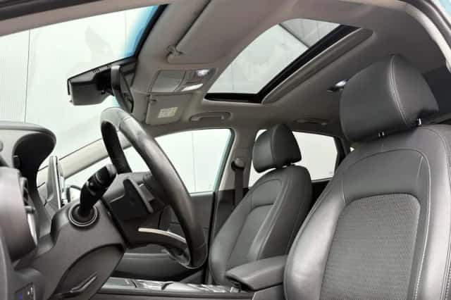 Hyundai Kona (2019) thumbnail 6