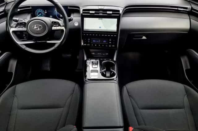 Hyundai Tucson (2023) thumbnail 2