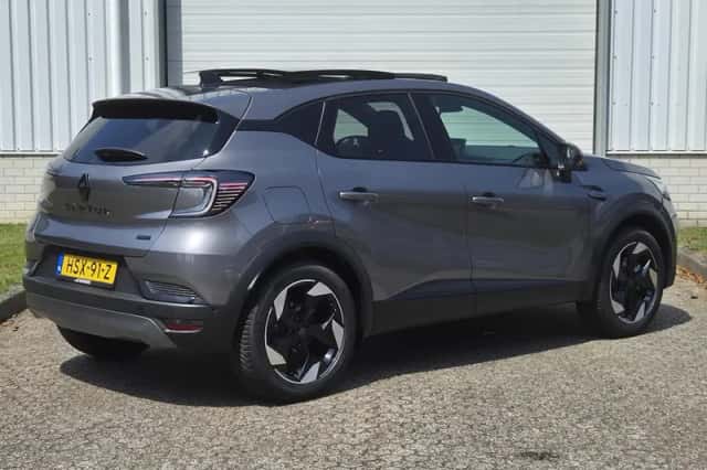 Renault Captur (2025) thumbnail 3