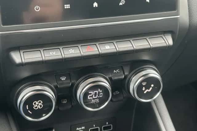 Renault Captur (2021) thumbnail 16