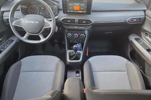 Dacia Sandero Stepway (2025) thumbnail 2
