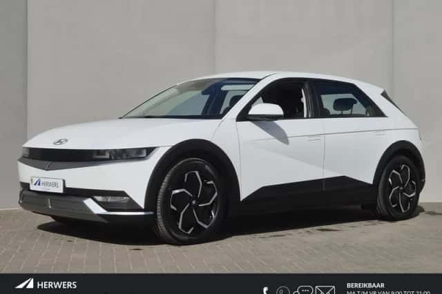 Hyundai Ioniq 5 (2023) thumbnail 1