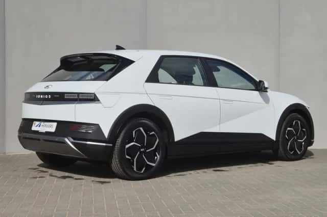 Hyundai Ioniq 5 (2023) thumbnail 3
