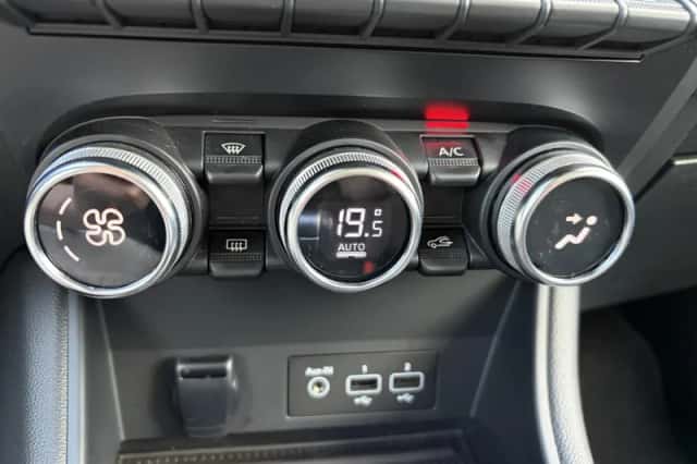 Renault Captur (2020) thumbnail 17